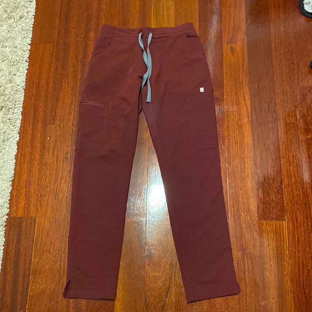 Figs Yola Skinny Scrub Pants in Burgundy